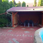 Petra Vendeghaz דירה *
