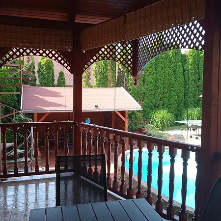 Petra Vendeghaz Apartament *