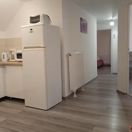 Petra Vendeghaz * Fonyód