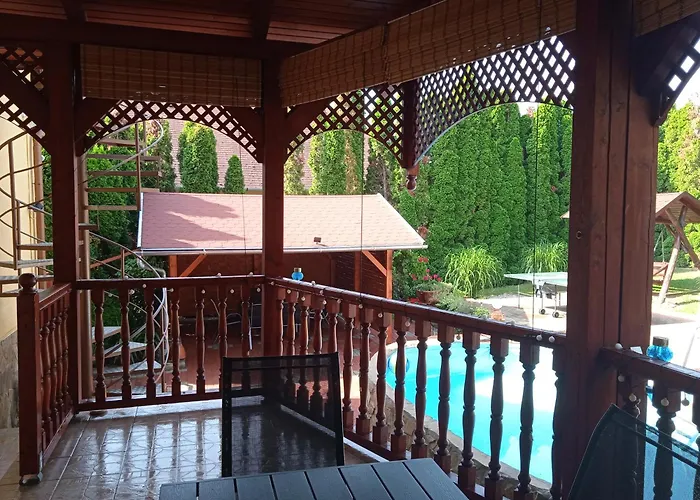 Petra Vendeghaz דירה *