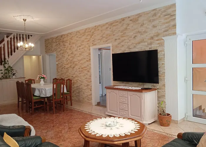 Petra Vendeghaz דירה