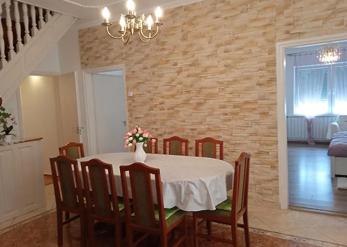 Petra Vendeghaz דירה